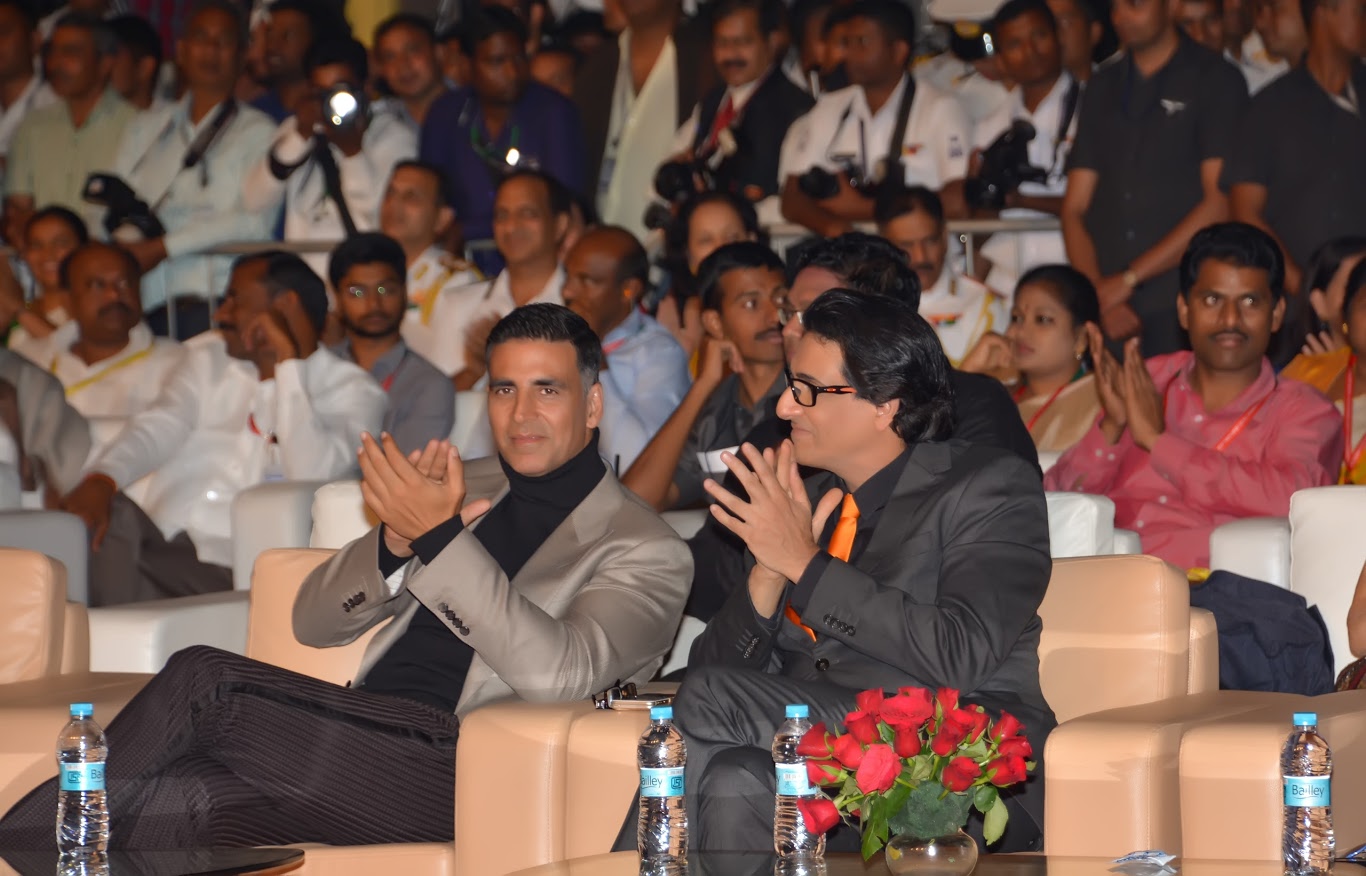 Akshay Kumar on Grace Chairs